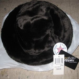 NEW w/Tag by Toppers- Dark Brown fur-like hat. SEE ALL PICS